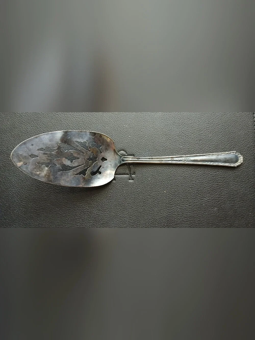 Vintage Silver-Tone Pierced Server - Classic Silver Finish